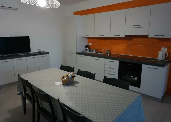 מלון דירות Albachiara 4*