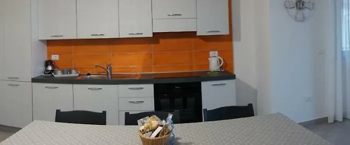 Albachiara מלון דירות